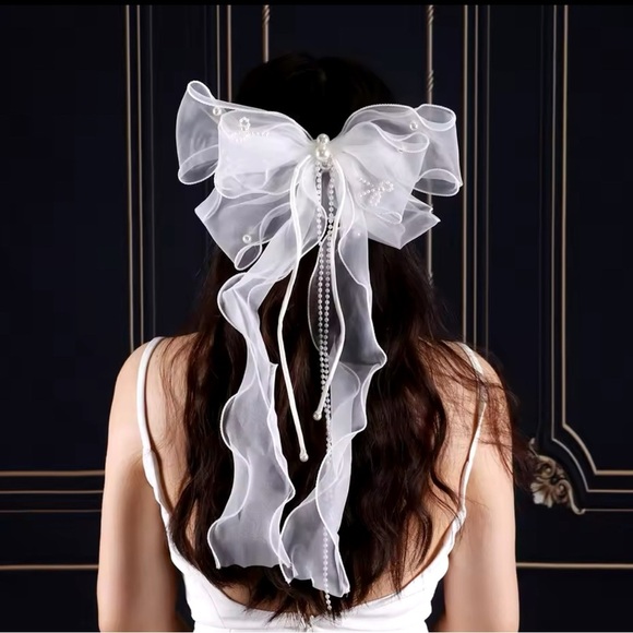 Oversized White Mesh Bow With Pearls Hair Clip main image 4